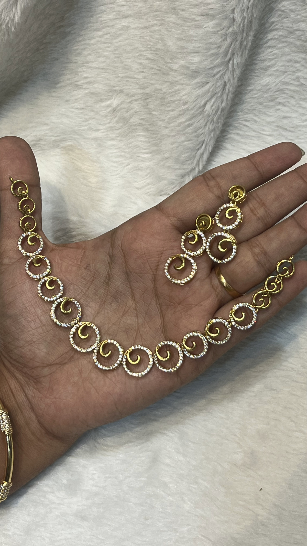 Gold-Tone Openwork Swirl Motif Necklace Set