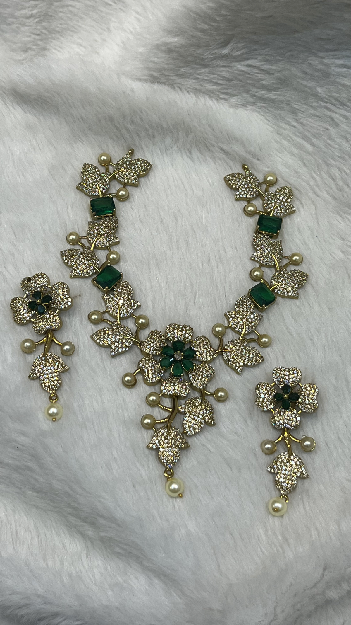 Leaf Branch & Green Floral Necklace Set