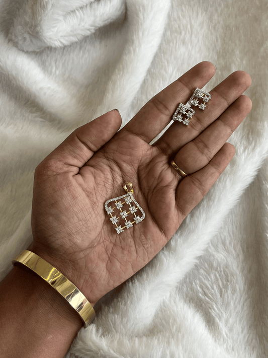 Golden Grid Solitaire Pendent and Earrings
